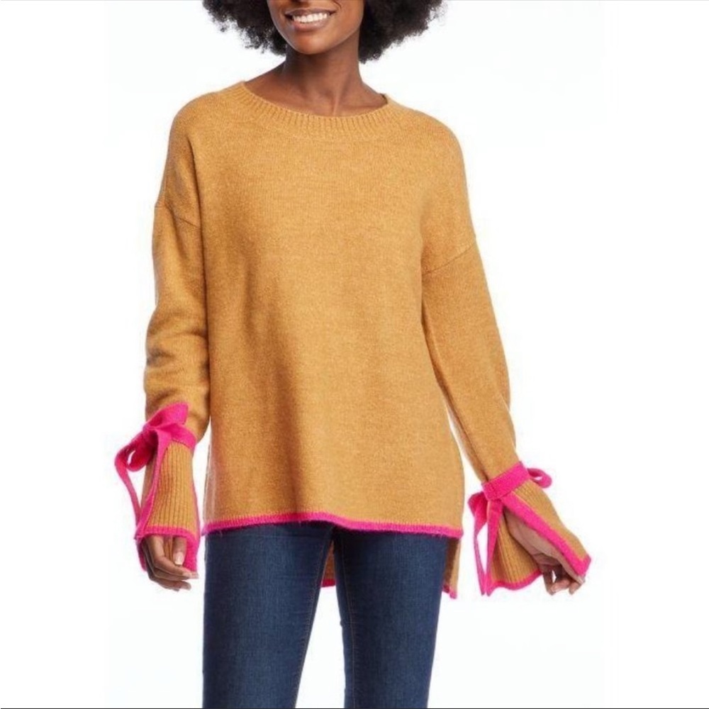 Like new- Crown and Ivy Sweater